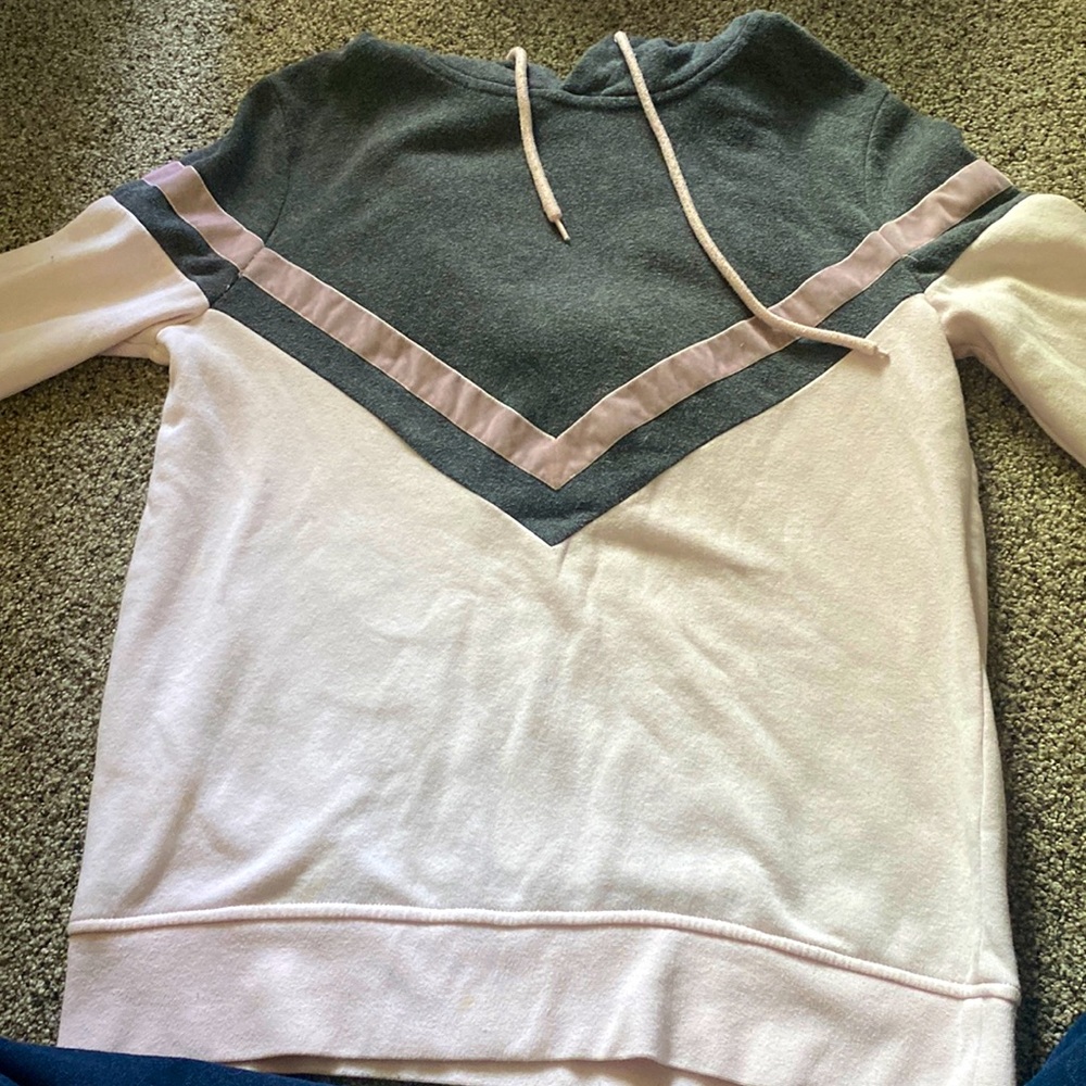 Grey/Pink Zumiez Sweatshirt, Size M, Good condition just faded